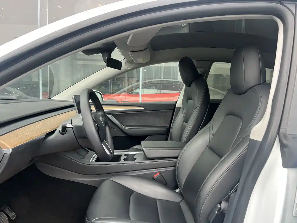 Tesla Model Y 2021 — фото 9