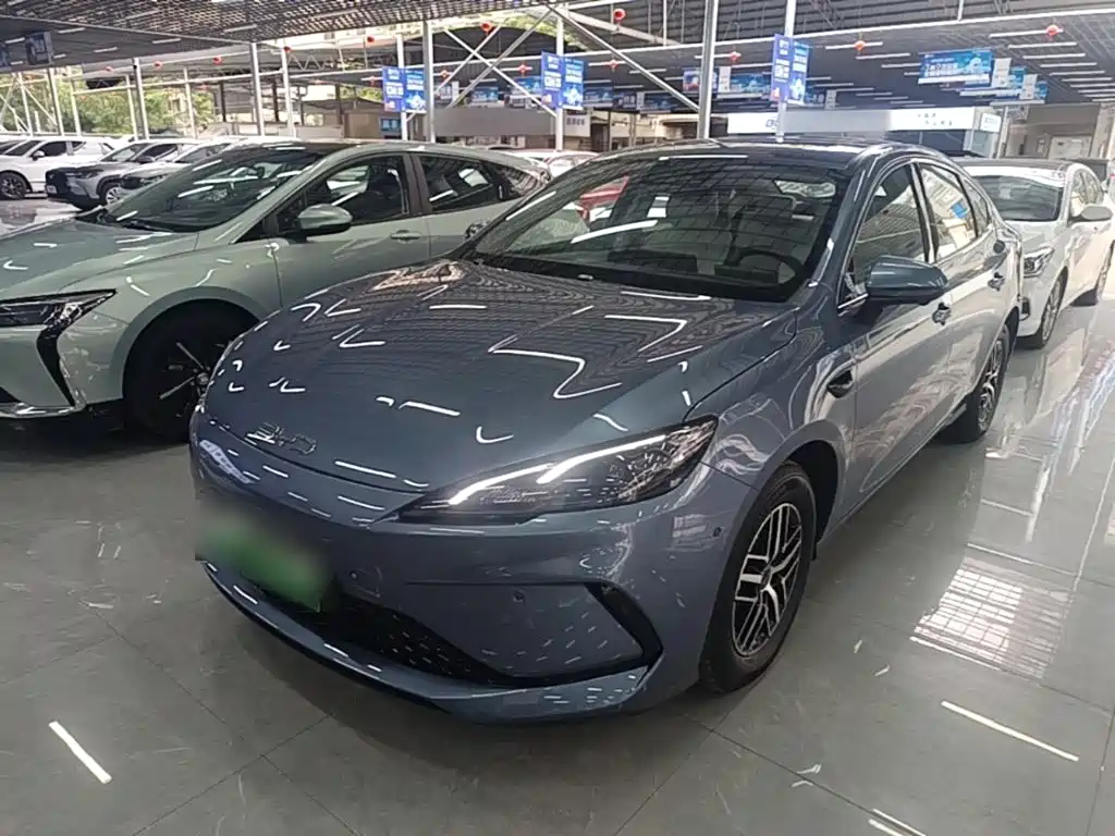BYD Seal 05 DM-i 2025 — фото 2