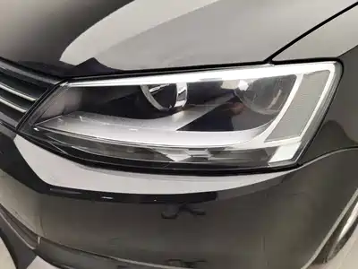 Volkswagen Sagitar 2015