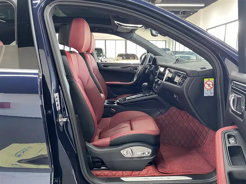 Porsche Macan 2023 — фото 13