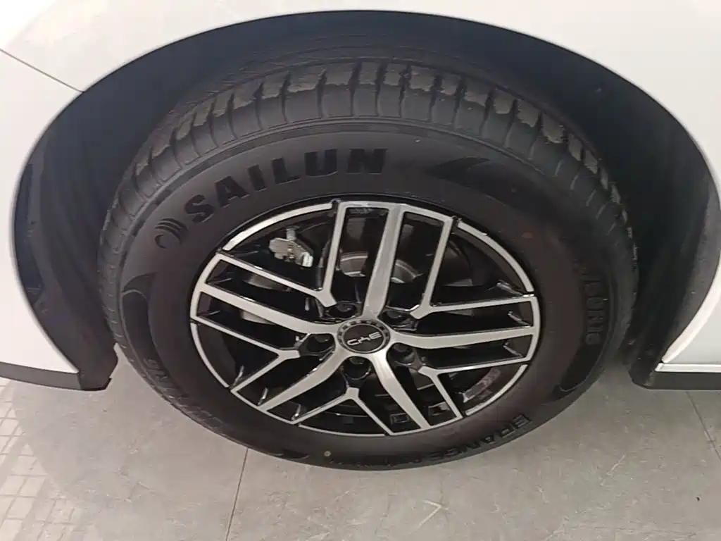 BYD Seal 05 DM-i 2025 — фото 25