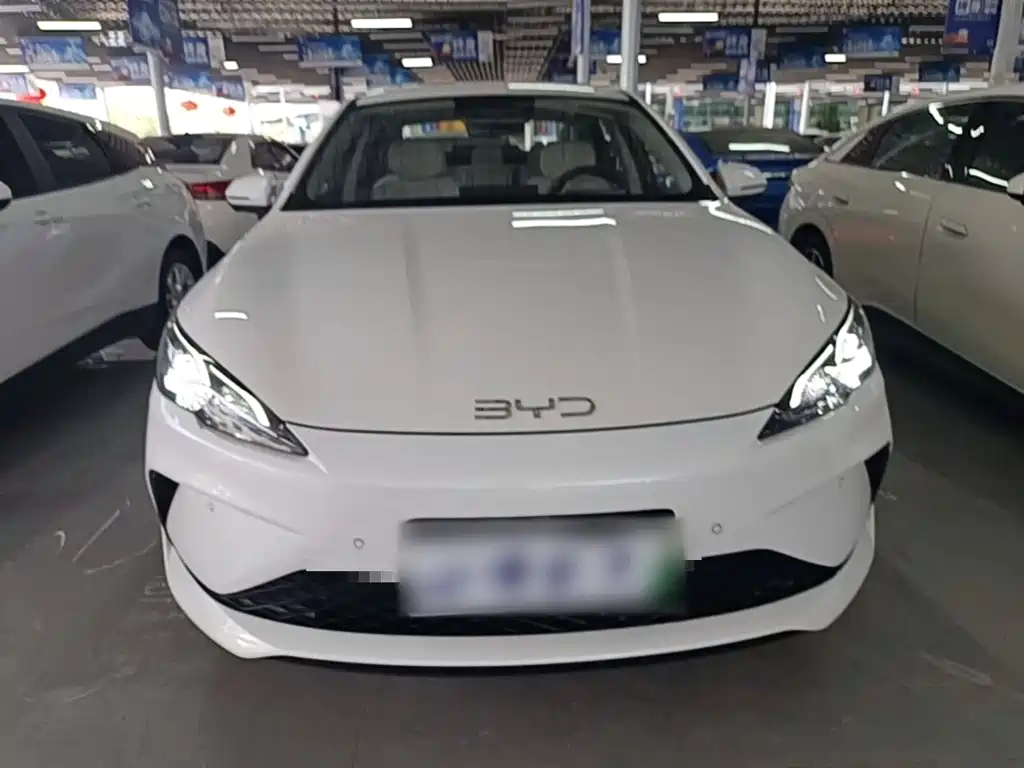 BYD Seal 05 DM-i 2025 — фото 3
