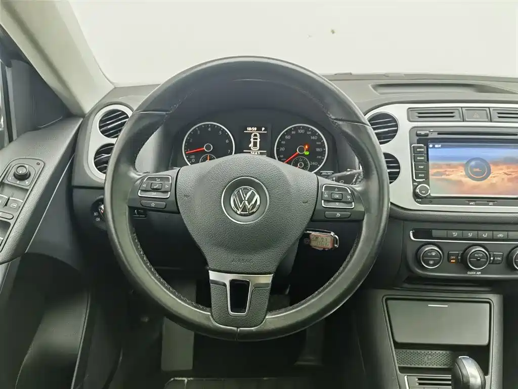 Volkswagen Tiguan 2017 — фото 11