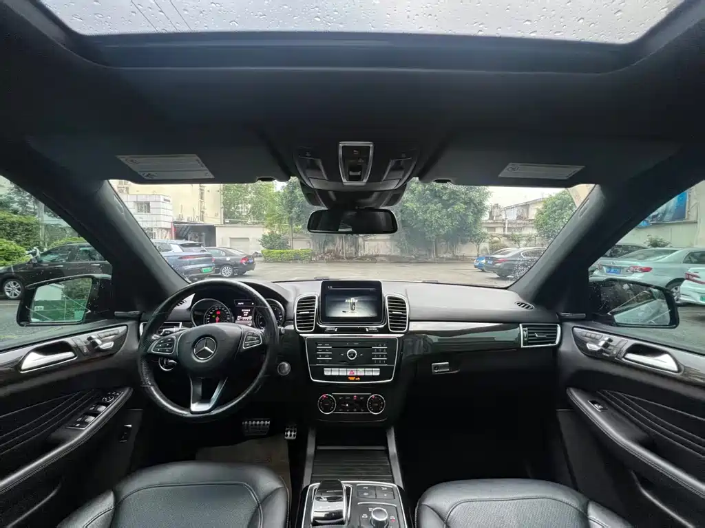Mercedes-Benz GLE AMG 2018 — фото 11