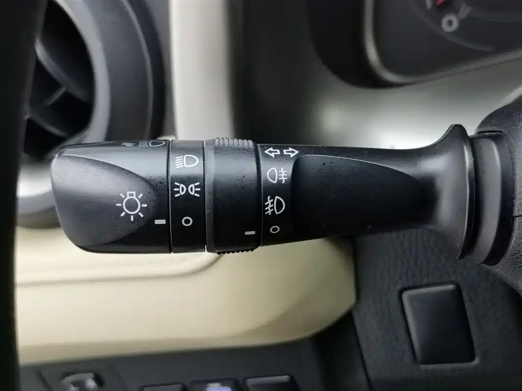 Toyota RAV4 2015 — фото 21