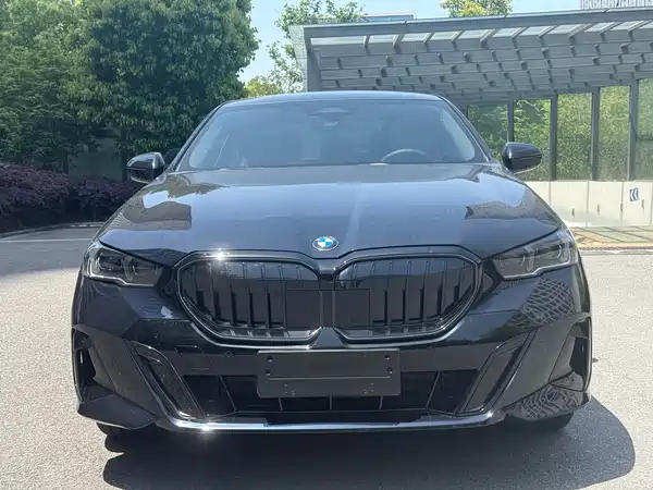 BMW 5 Series 2025
