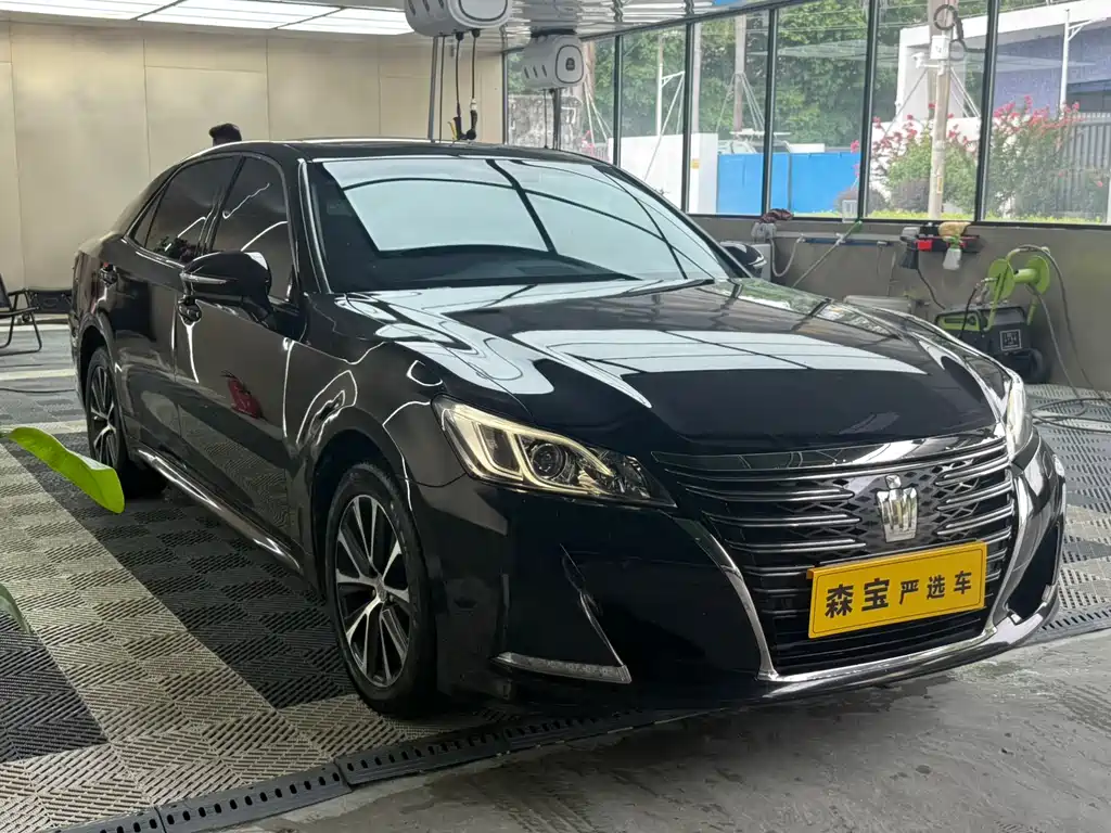 Toyota Crown 2019