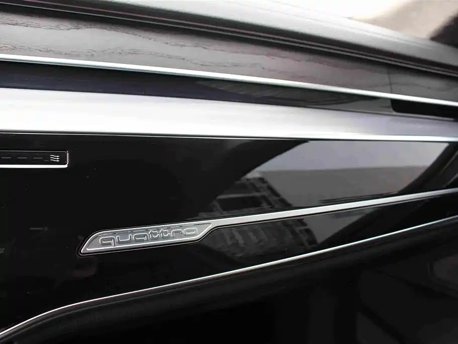 Audi A8 2022 — фото 13