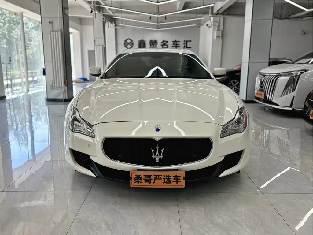 Maserati Quattroporte 2015 — фото 9