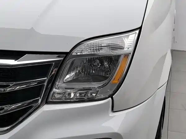 Maxus V80 2022