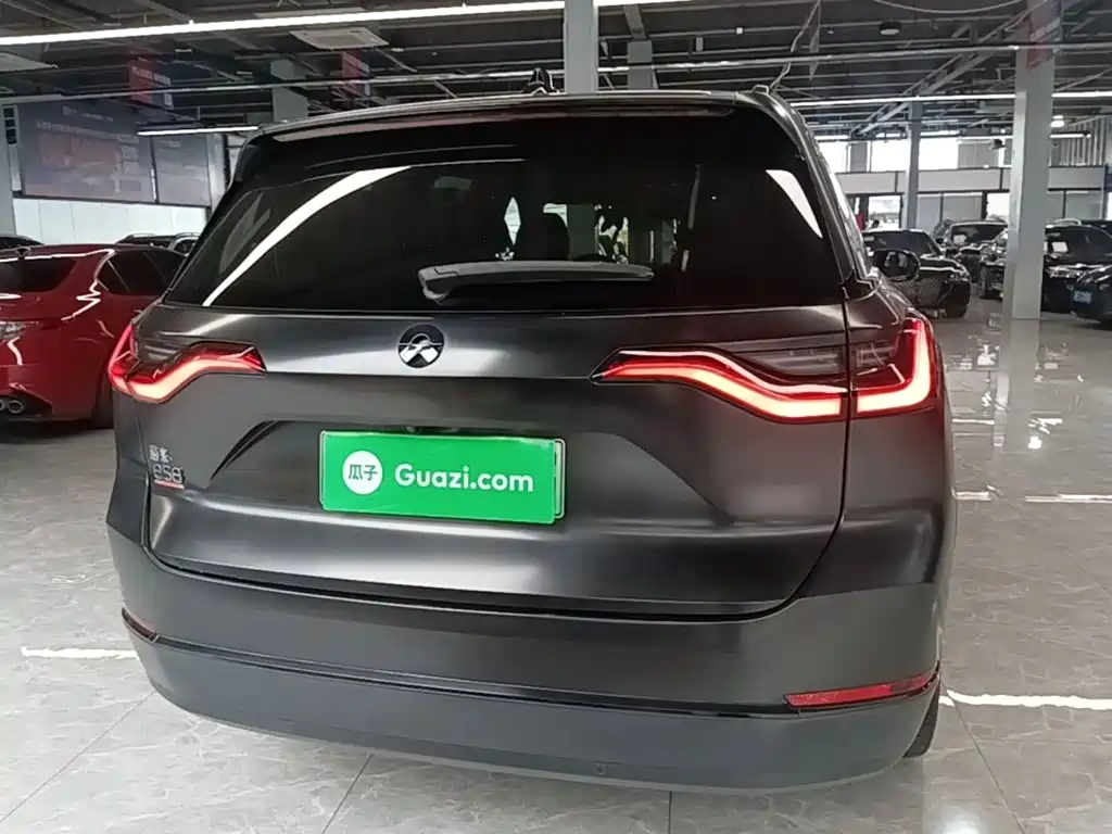 NIO ES8 2022