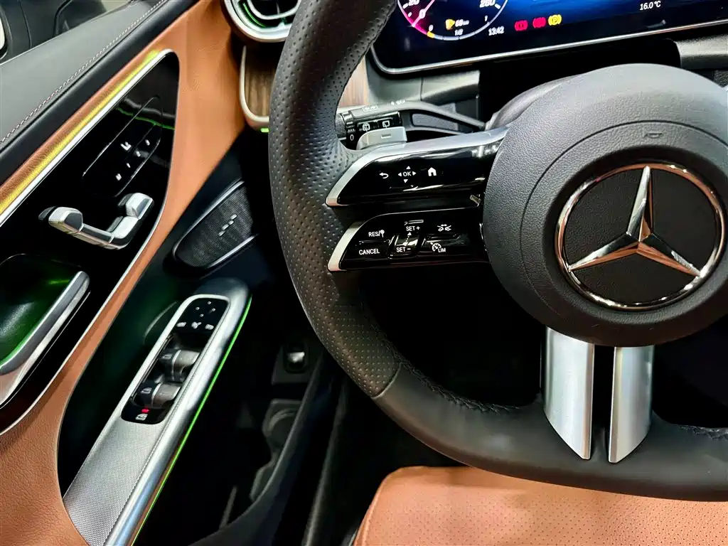 Mercedes-Benz GLC 2025 — фото 16