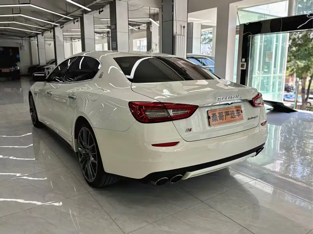 Maserati Quattroporte 2015 — фото 10