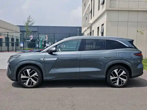BYD Tang L 2025