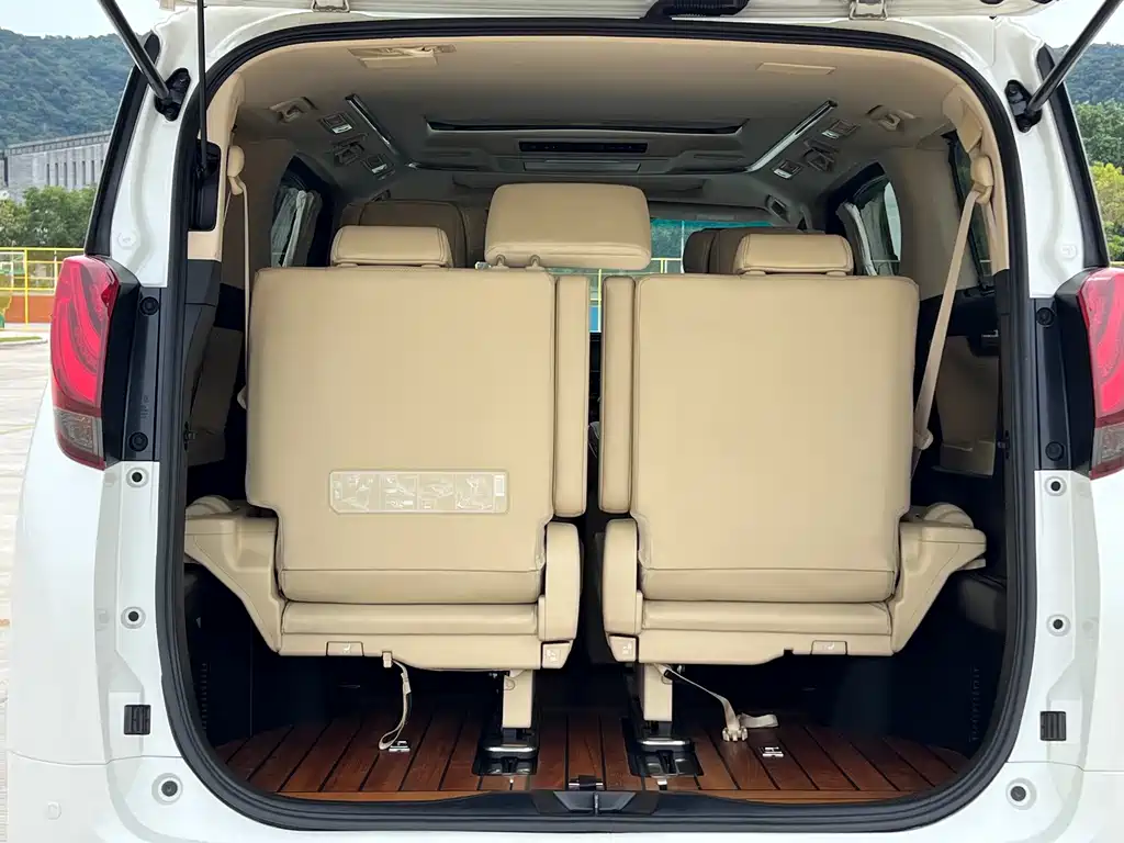 Toyota Alphard 2016 — фото 16