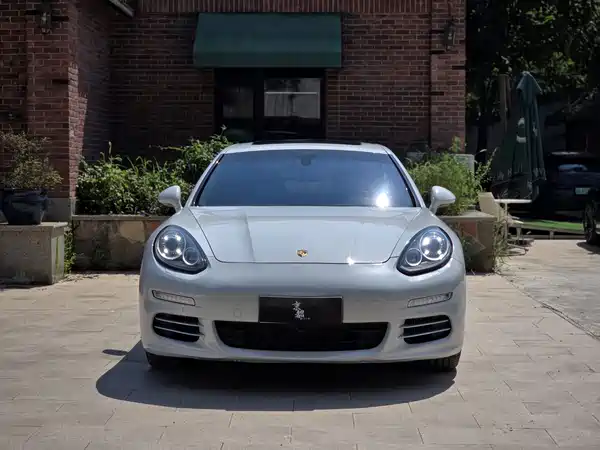 Porsche Panamera 2016