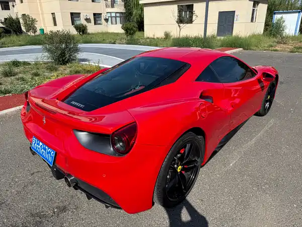 Ferrari 488 2016
