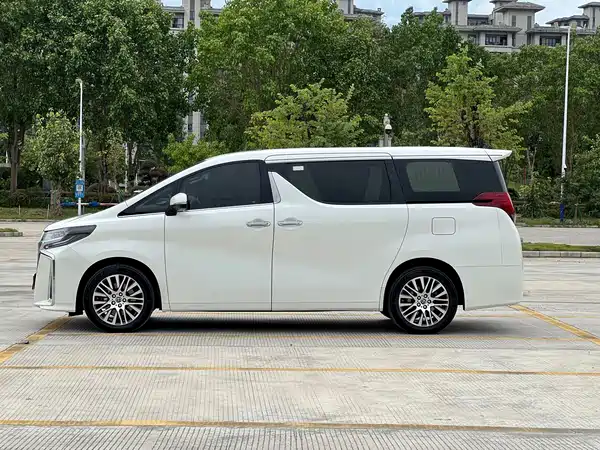 Toyota Alphard 2016