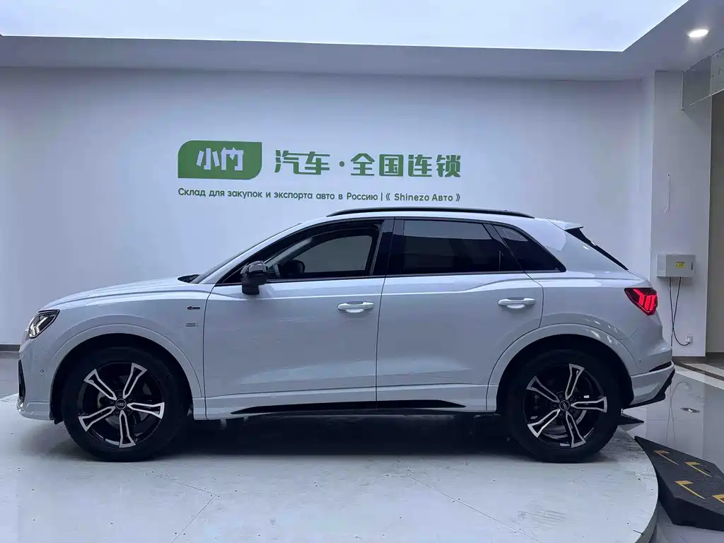 Audi Q3 2023 — фото 16