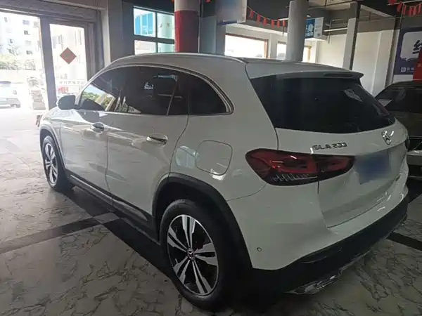 Mercedes-Benz GLA 2021