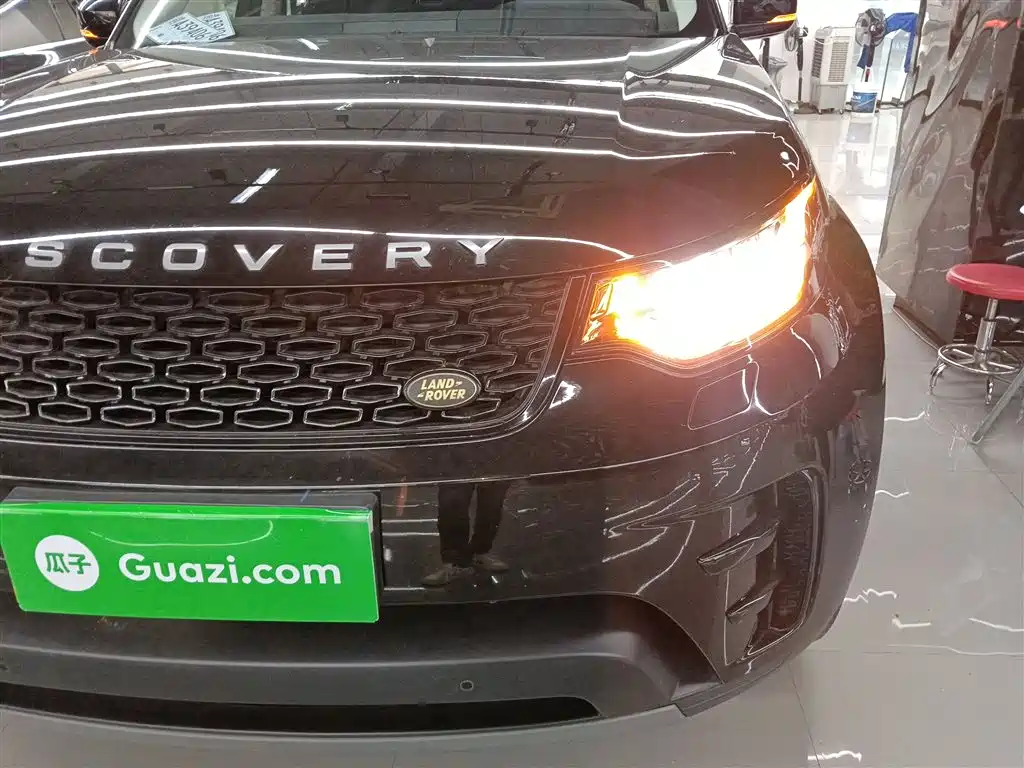 Land Rover Discovery 2018 — фото 24