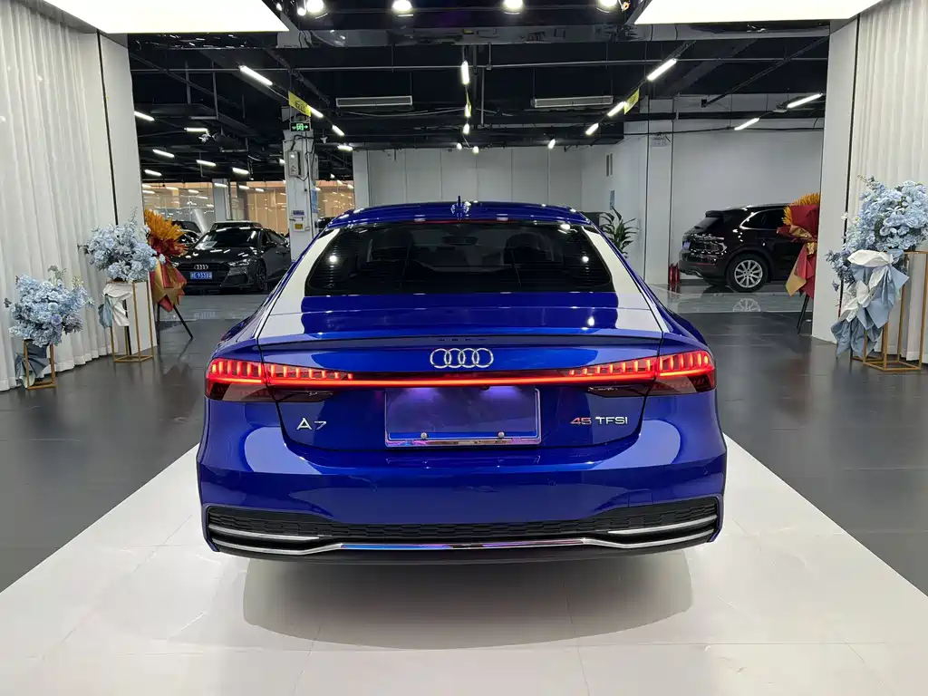 Audi A7 2022 — фото 11