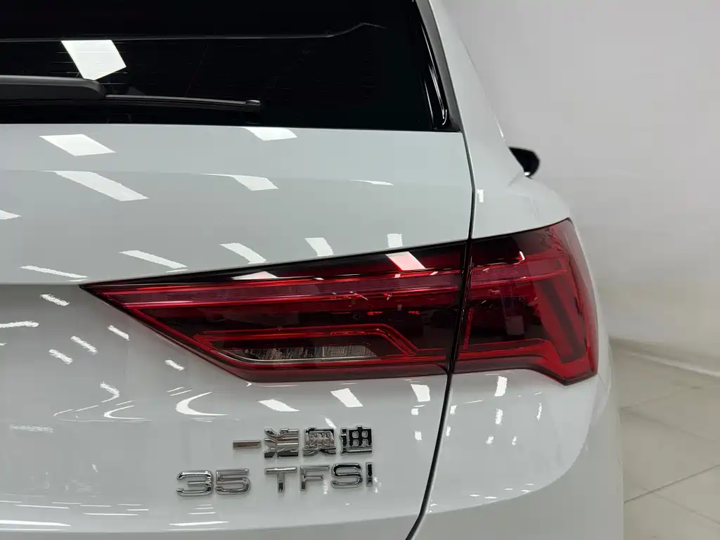 Audi Q3 2022 — фото 9