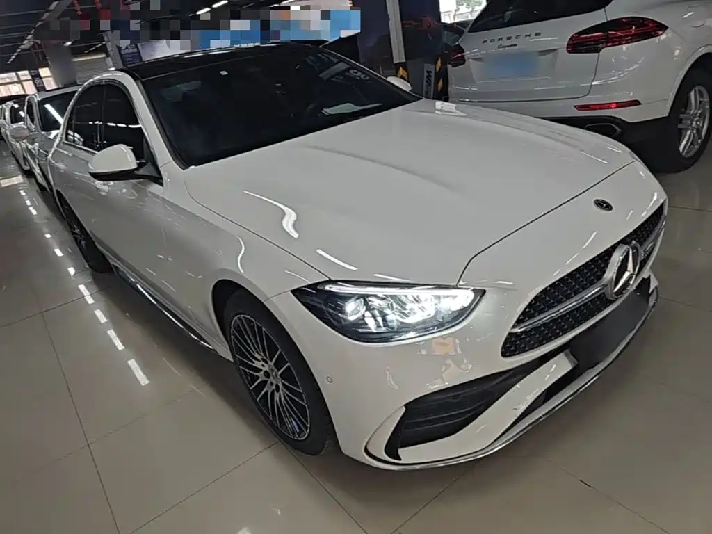 Mercedes-Benz C-Class 2024