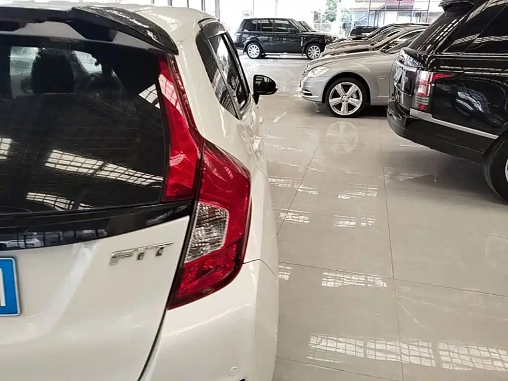 Honda Fit 2016 — фото 8