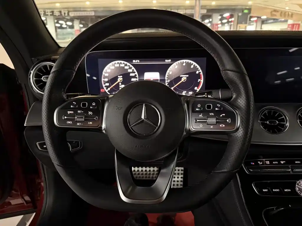 Mercedes-Benz E-Class 2019 — фото 12