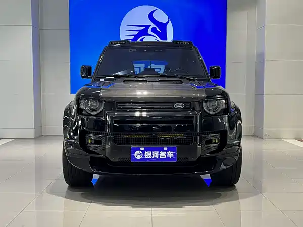 Land Rover Defender 2023