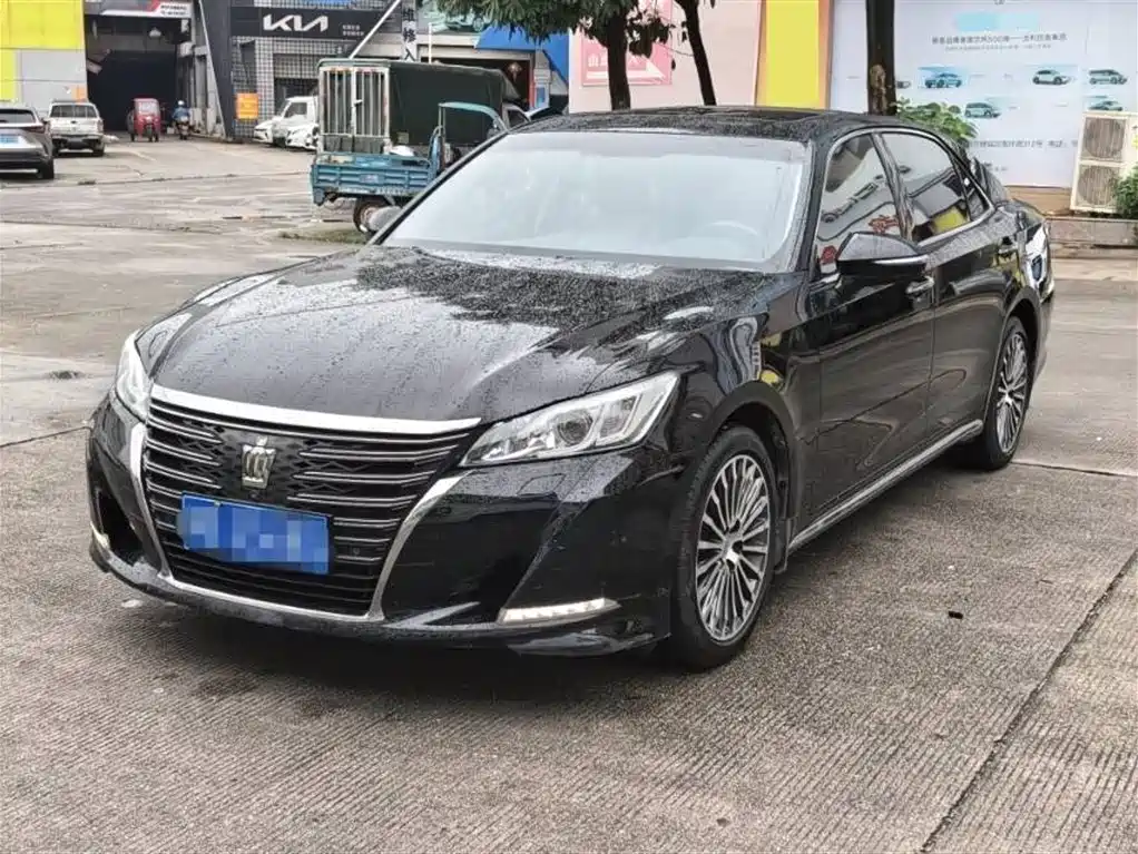 Toyota Crown 2018