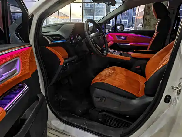 Toyota Granvia 2025