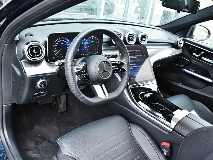 Mercedes-Benz C-Class 2024 — фото 18