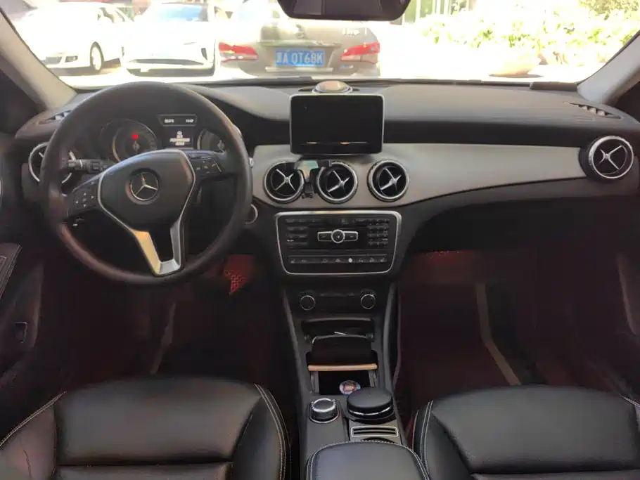 Mercedes-Benz GLA 2015 — фото 12