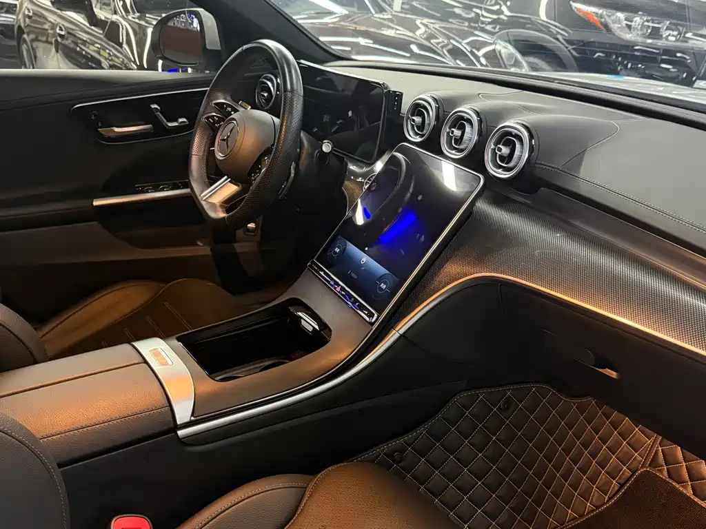 Mercedes-Benz C-Class 2024