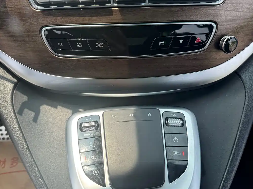 Mercedes-Benz V-Class 2020 — фото 22