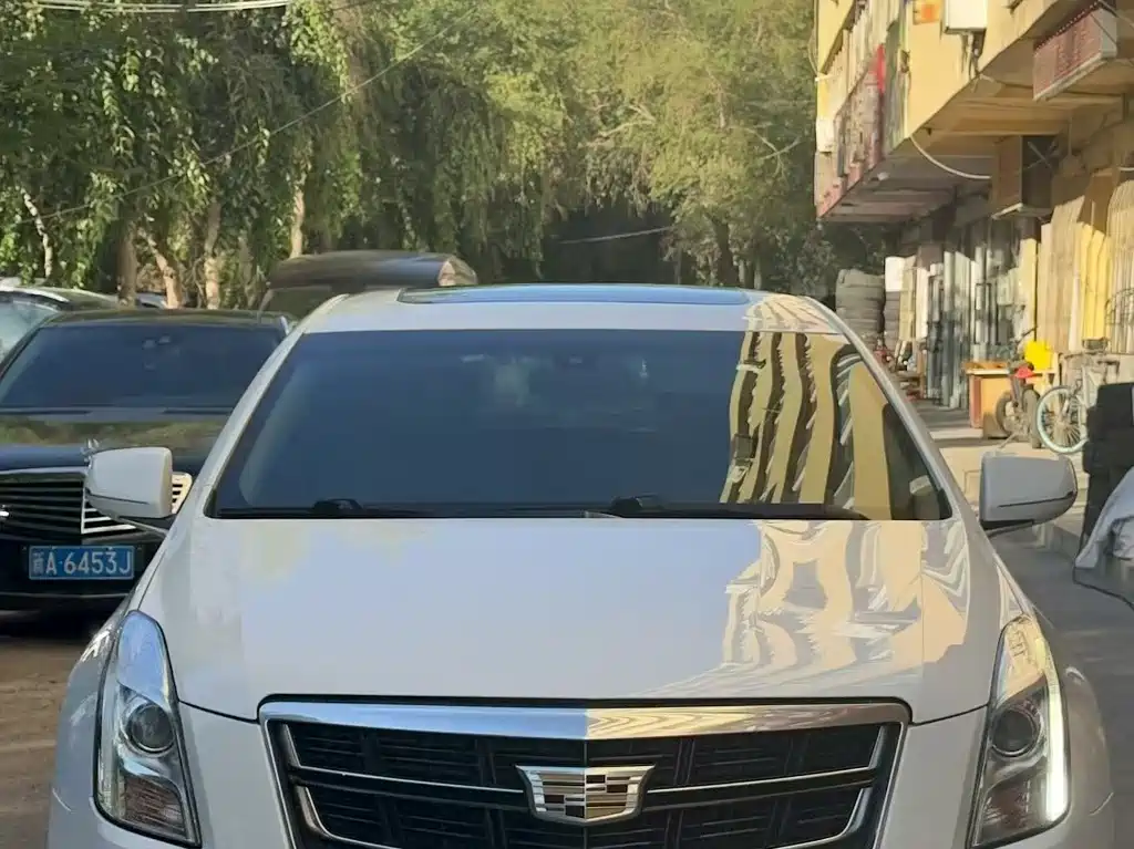 Cadillac XTS 2017 — фото 1