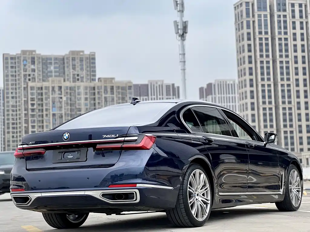 BMW 7 Series 2021 — фото 14