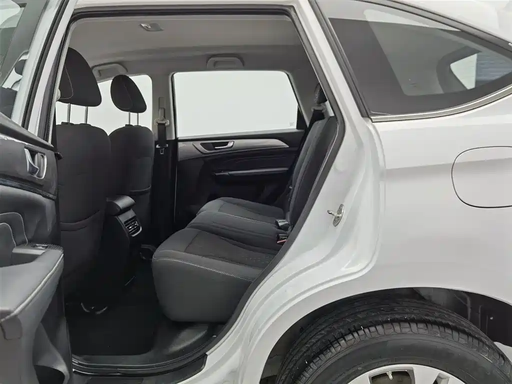 Haval M6 2023 — фото 15