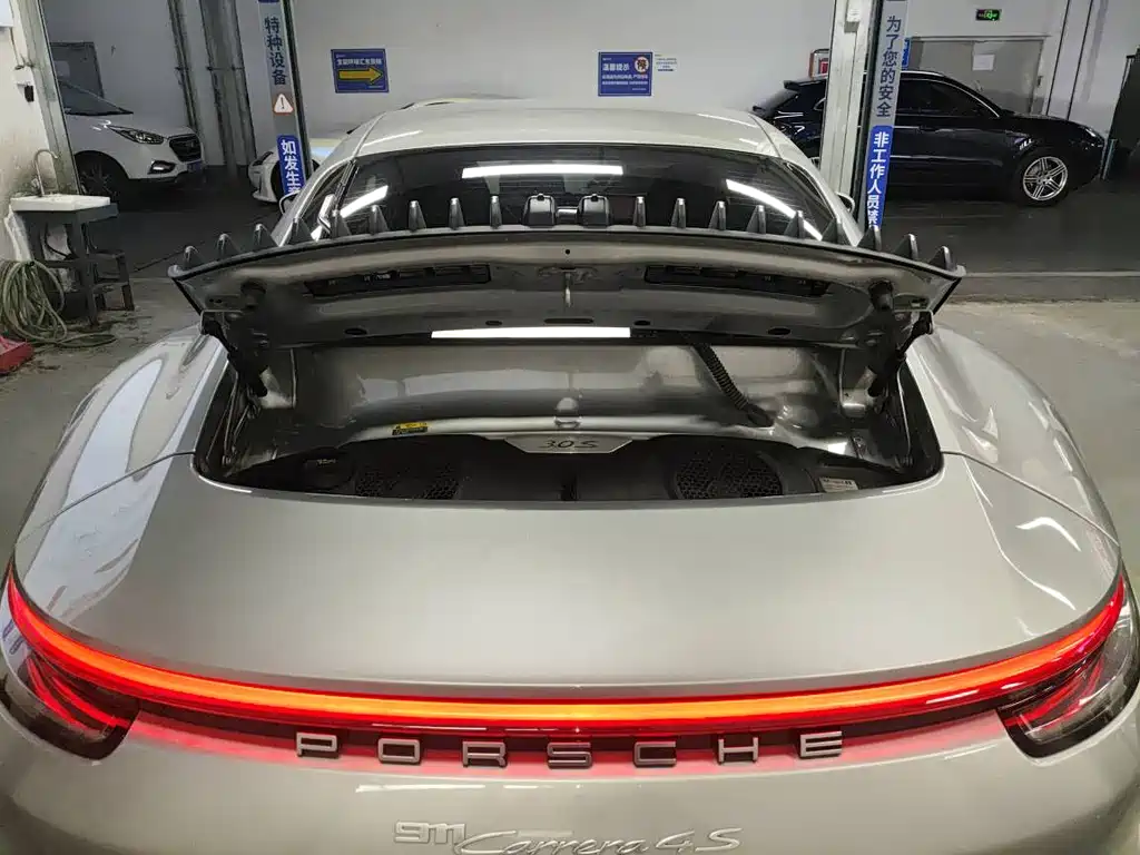 Porsche 911 2020 — фото 9