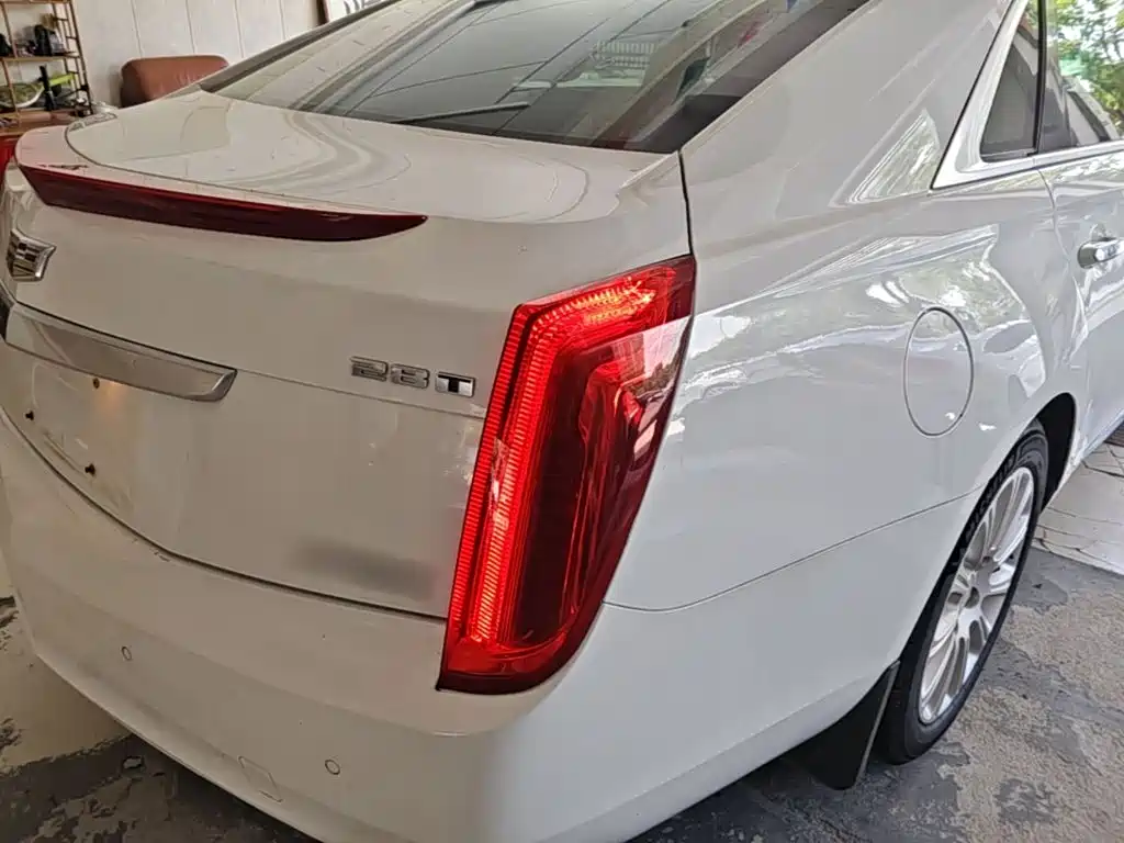 Cadillac XTS 2016 — фото 8