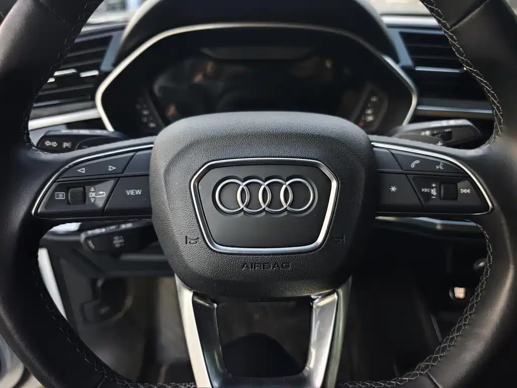 Audi Q3 2023 — фото 7