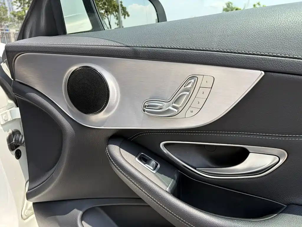 Mercedes-Benz C-Class 2018 — фото 15