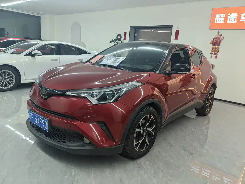 Toyota C-HR 2018 — фото 1