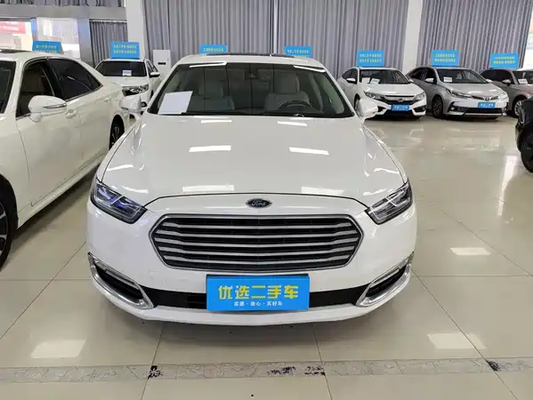 Ford Taurus 2017