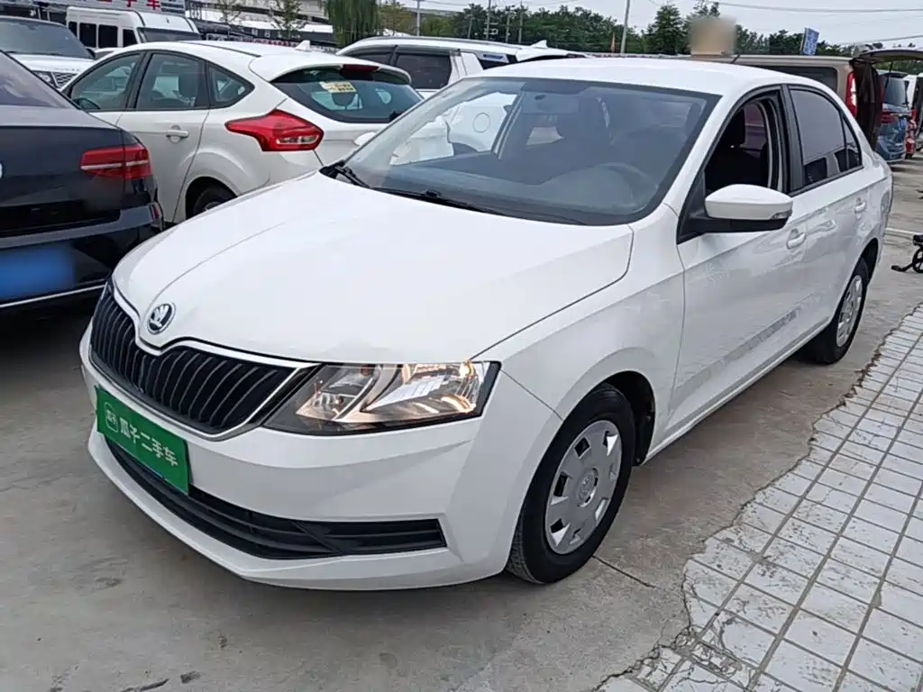 Skoda Rapid 2018 — фото 1