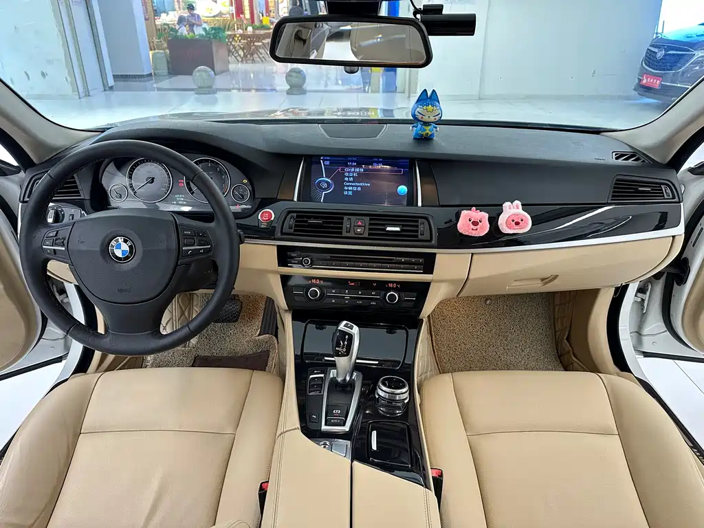 BMW 5 Series 2015 — фото 20