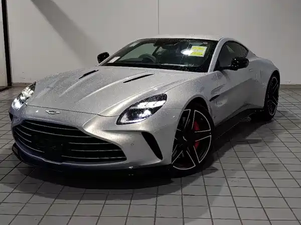 Aston Martin V8 Vantage 2026