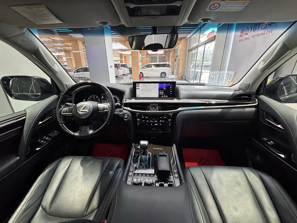 Lexus LX 2017 — фото 18